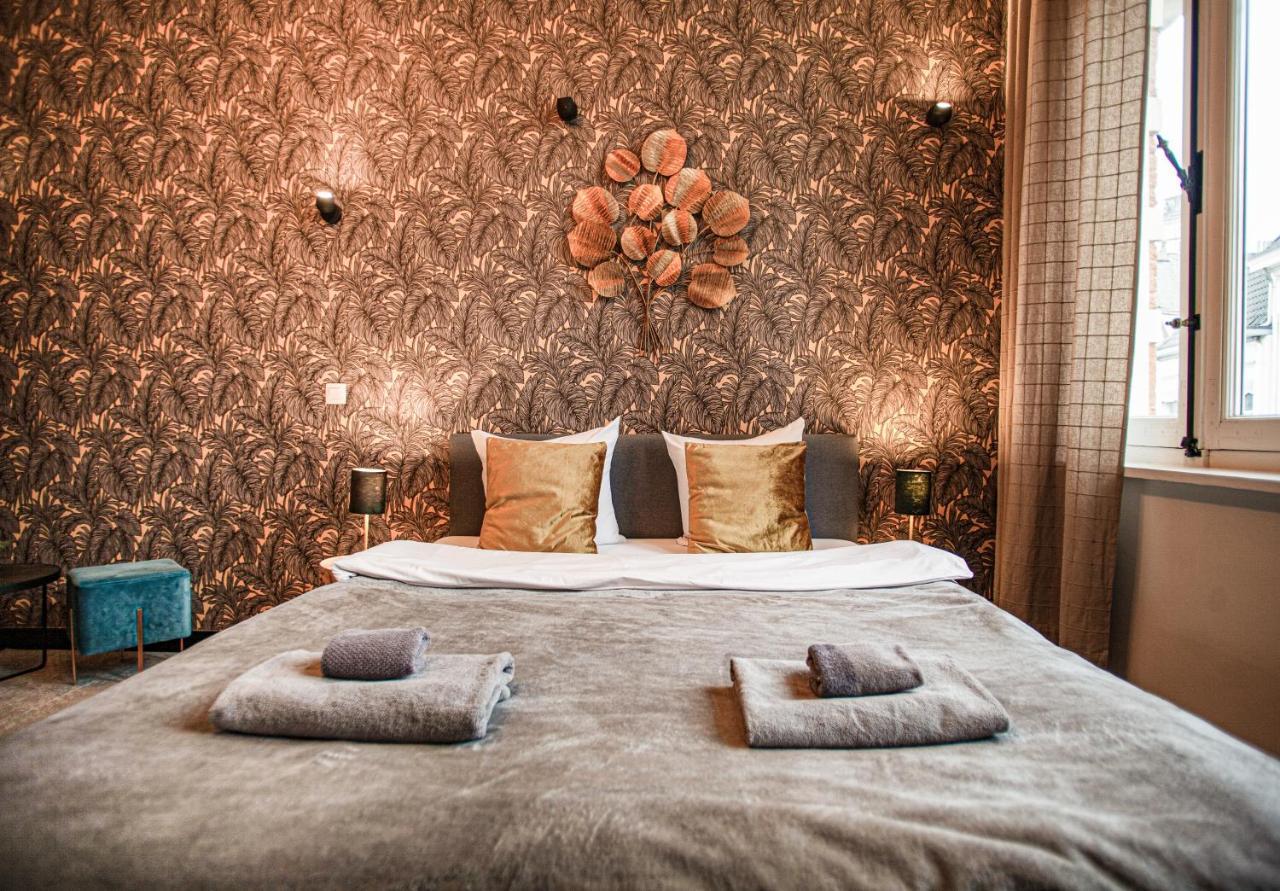 Luxury Historic Center By Rikas Apartment